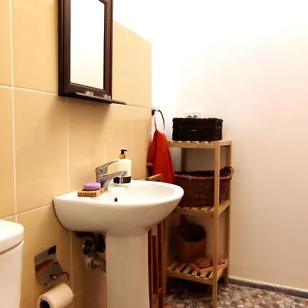 Central, Stylish, 2br, 2bathr, Fast Wifi, Fr-parking, Terrace & Garden ヴィラ ボドルム