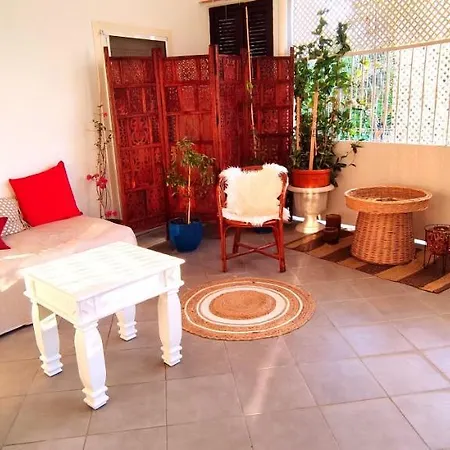 Central, Stylish, 2br, 2bathr, Fast Wifi, Fr-parking, Terrace & Garden ヴィラ ボドルム