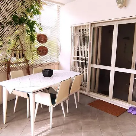 Central, Stylish, 2br, 2bathr, Fast Wifi, Fr-parking, Terrace & Garden ヴィラ ボドルム