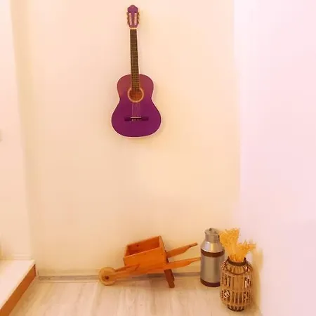 Central, Stylish, 2br, 2bathr, Fast Wifi, Fr-parking, Terrace & Garden ヴィラ *