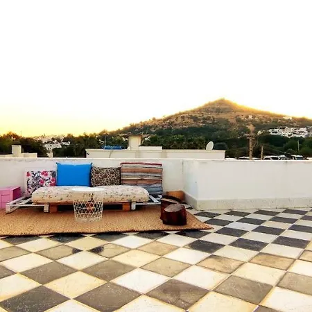 Central, Stylish, 2br, 2bathr, Fast Wifi, Fr-parking, Terrace & Garden ヴィラ ボドルム