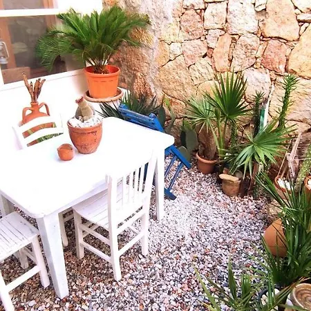Central, Stylish, 2br, 2bathr, Fast Wifi, Fr-parking, Terrace & Garden ヴィラ ボドルム