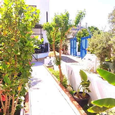 Central, Stylish, 2br, 2bathr, Fast Wifi, Fr-parking, Terrace & Garden Bodrum