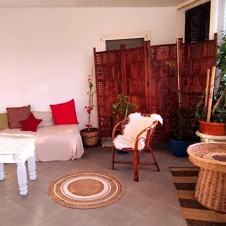 Central, Stylish, 2br, 2bathr, Fast Wifi, Fr-parking, Terrace & Garden * Bodrum