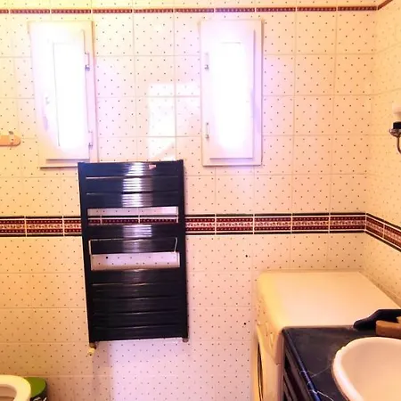 Vila Central, Stylish, 2br, 2bathr, Fast Wifi, Fr-parking, Terrace & Garden Bodrum