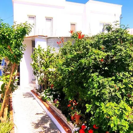 Central, Stylish, 2br, 2bathr, Fast Wifi, Fr-parking, Terrace & Garden Bodrum