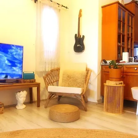 Vila Central, Stylish, 2br, 2bathr, Fast Wifi, Fr-parking, Terrace & Garden *